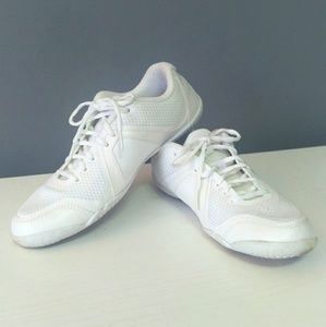 White Nike Cheer Scorpion Cross Training Shoes